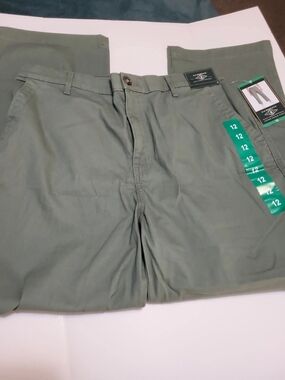 G.H. Bass & Co. Olive Green Cropped Chino Pants